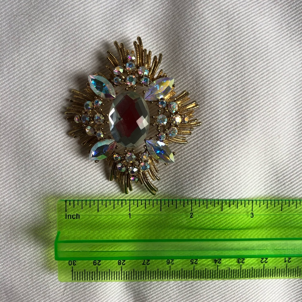 A B rhinestone brooch - Picture 2 of 3